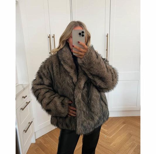 Faux Fur cropped coat.#True to size#